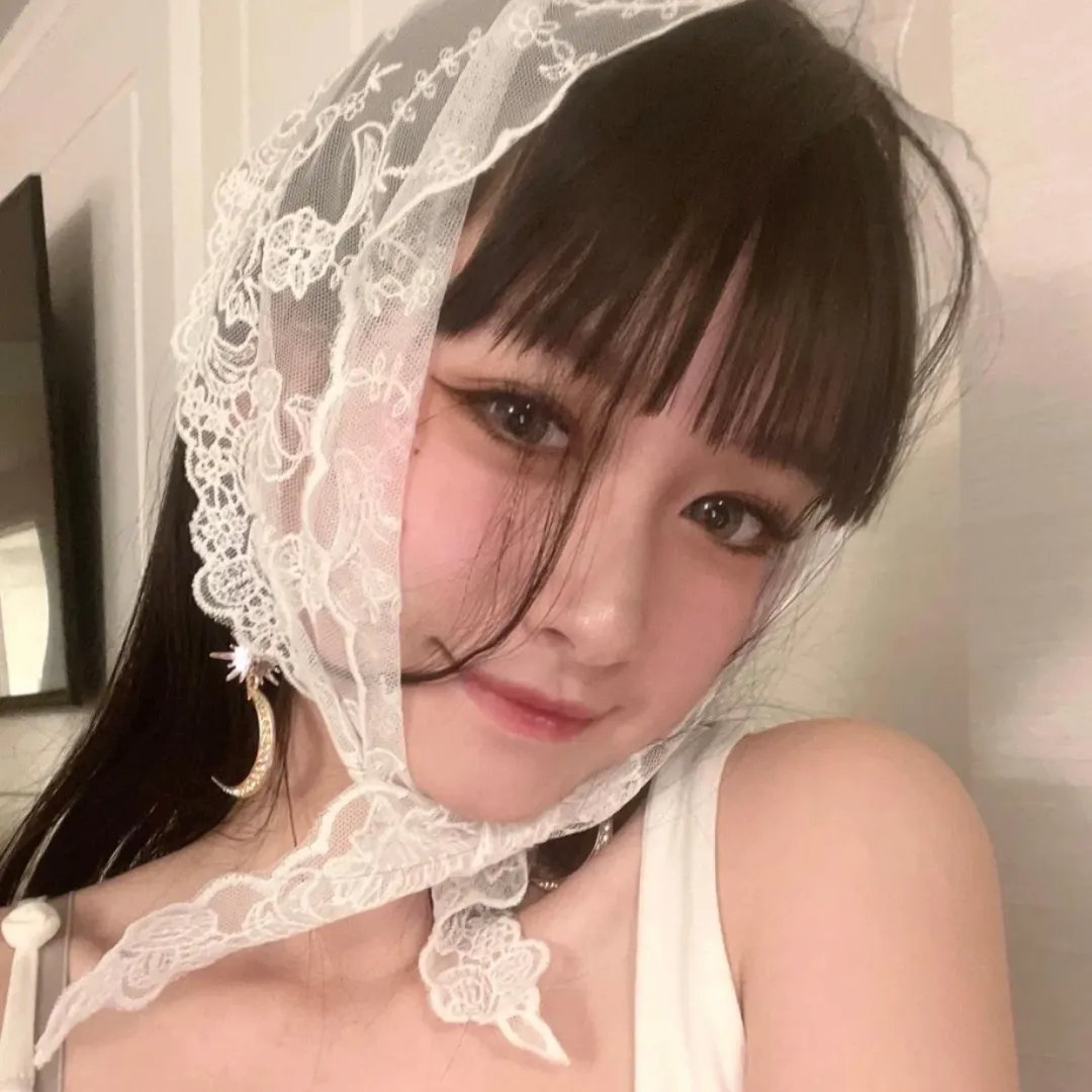 碧窗艳影